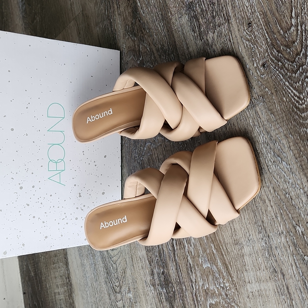 Heeled sandals - Picture 1 of 3